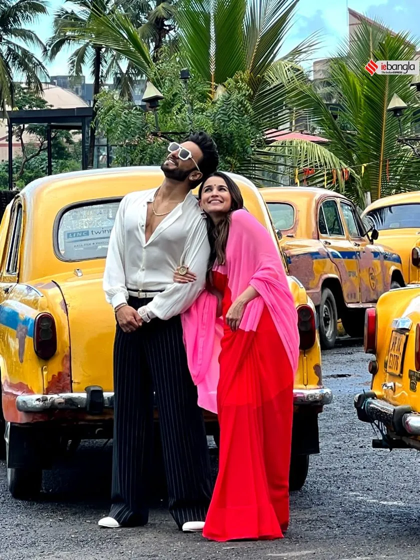 Rocky aur Rani karan and alia at Kolkata amid launch