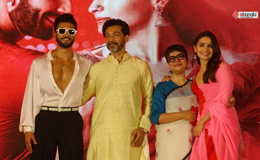 Rocky aur Rani karan and alia at Kolkata amid launch