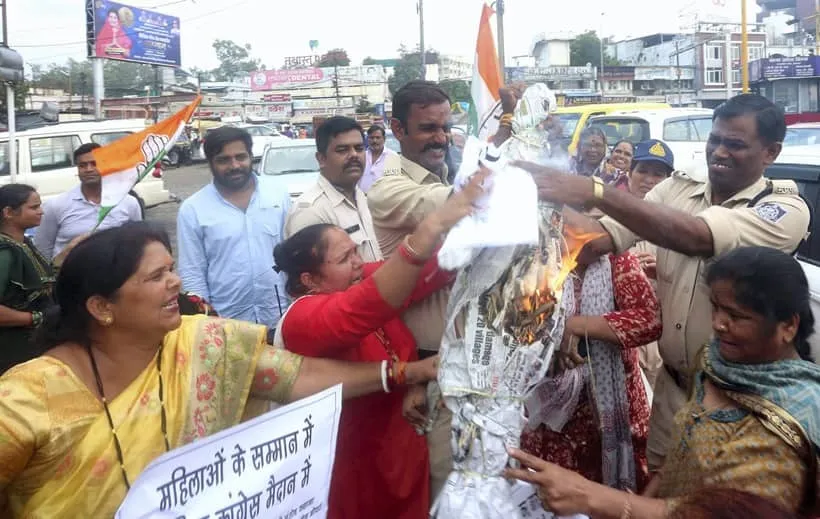 Mahila Congress workers protest in Bhopal