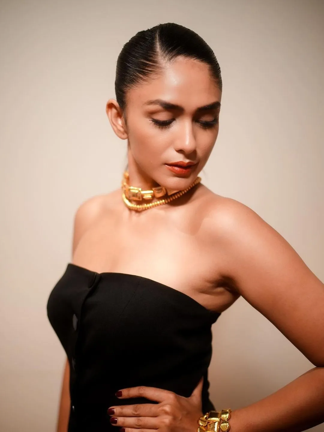 Mrunal Thakur Mrunal Thakur Photos | Mrunal Thakur Movies | Mrunal Thakur Instagram |