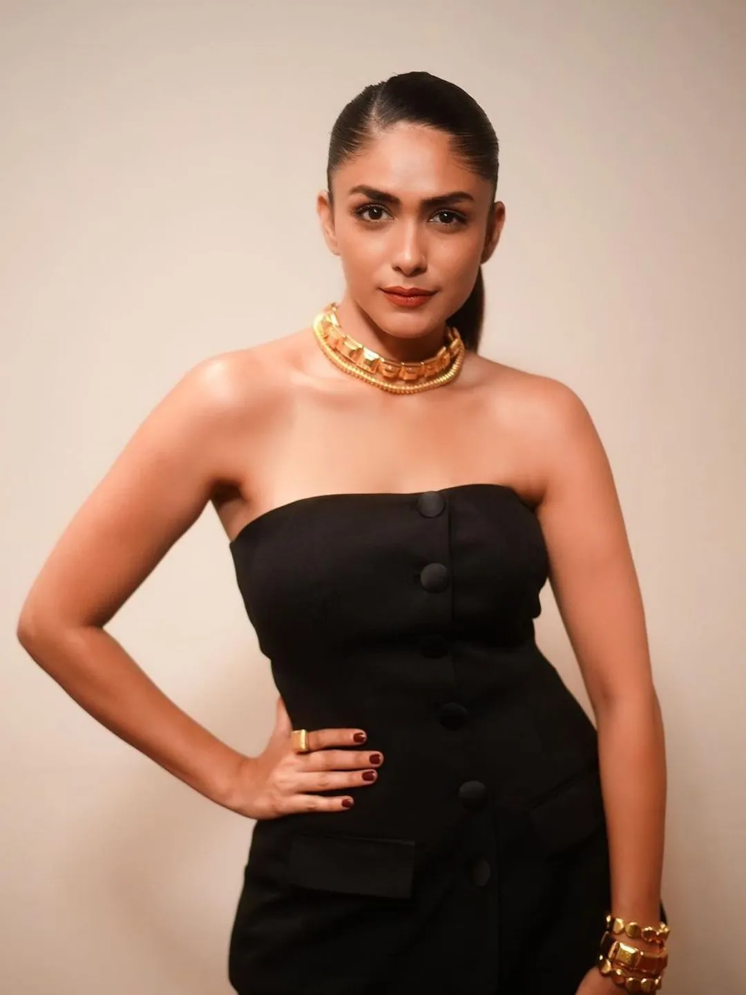 Mrunal Thakur Mrunal Thakur Photos | Mrunal Thakur Movies | Mrunal Thakur Instagram |