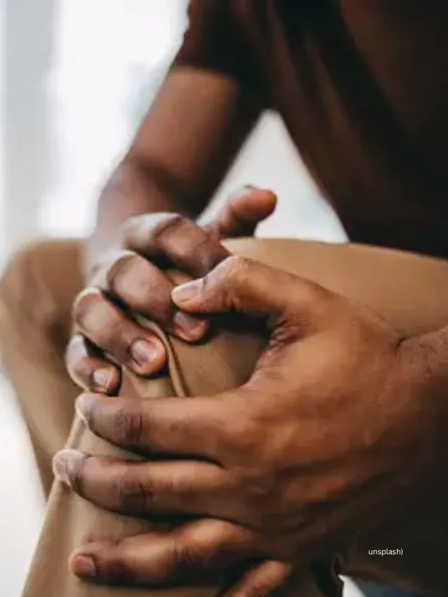 Fingernails (unsplash)