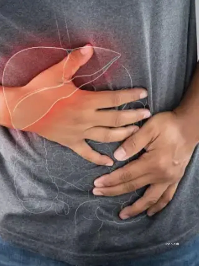 Fingernails and liver issue (unsplash)