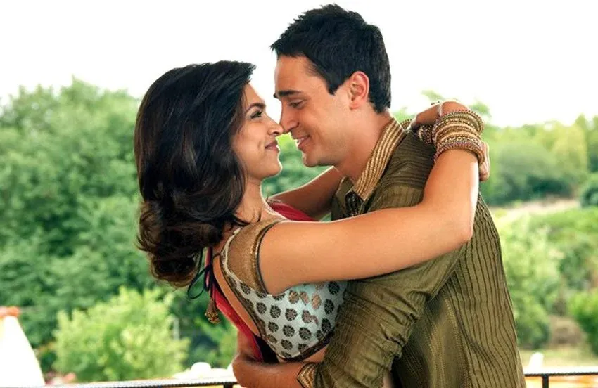 bollywood celebrity| bollywood celebrity kissing scenes| Bollywood celebrity kissing scenes are real or not