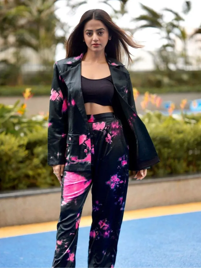 Helly shah Helly Shah Photos | Helly Shah Instagram