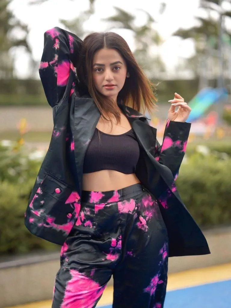 Helly shah Helly Shah Photos | Helly Shah Instagram