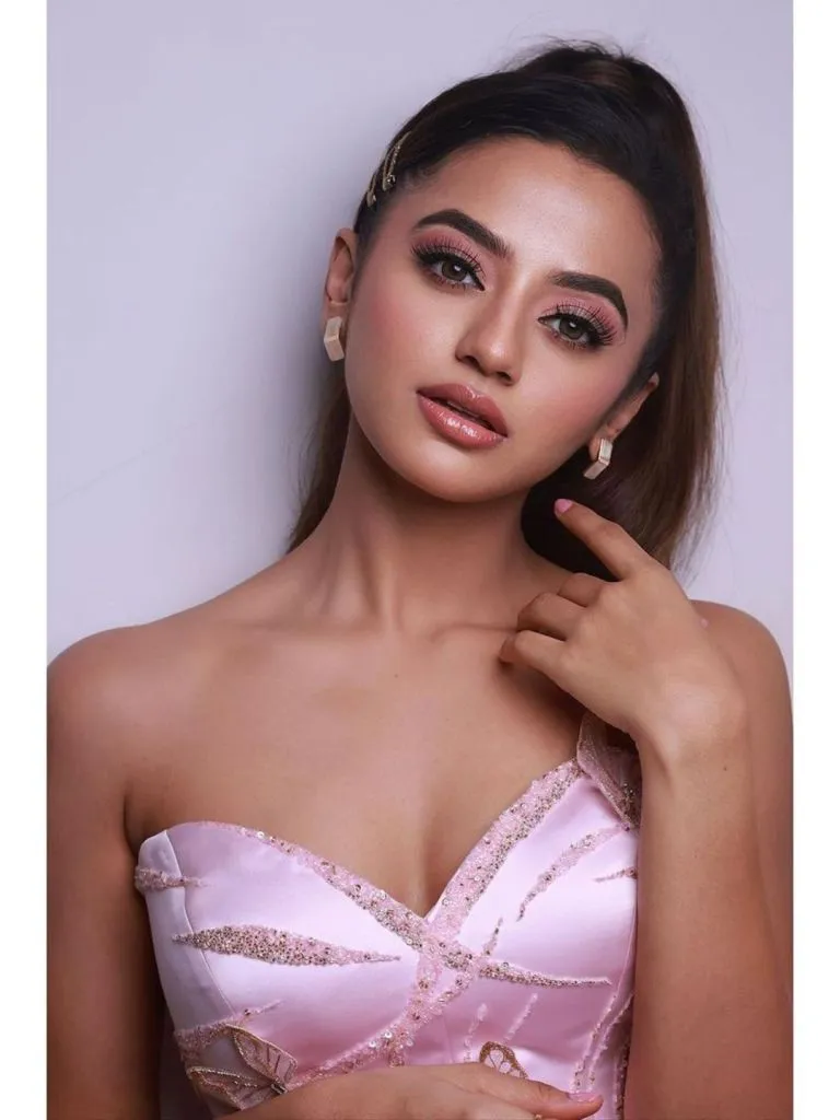 Helly shah Helly Shah Photos | Helly Shah Instagram