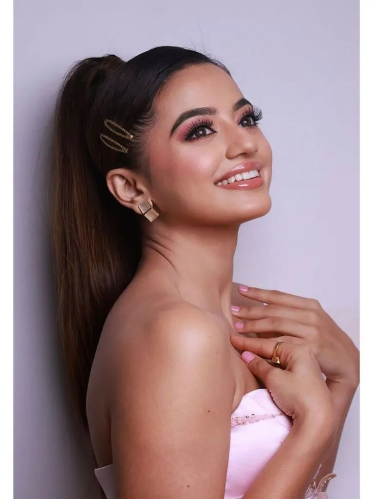 Helly shah Helly Shah Photos | Helly Shah Instagram