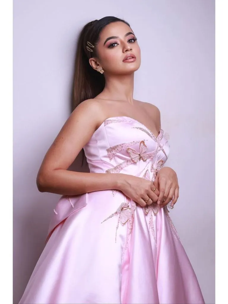 Helly shah Helly Shah Photos | Helly Shah Instagram