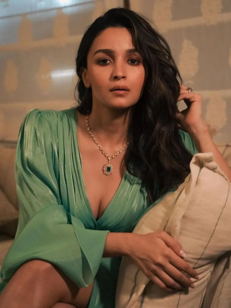 Alia Bhatt Alia Bhatt photos Alia Bhatt Net Worth| Alia Bhatt Movies