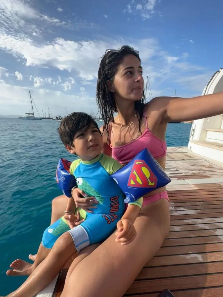 Ananya Panday Ananya Panday Bikini Photos| Ananya panday latest pics Ananya Pandey Boyfriend| Aditya Roy Kapoor