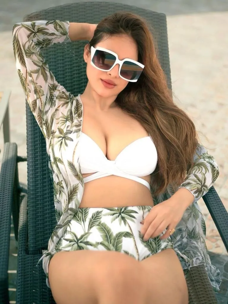 Mouni Roy Mouni Roy Latest photos| Mouni Roy Instagram| Mouni Roy Movies