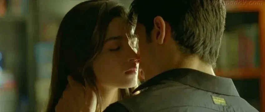 bollywood celebrity| bollywood celebrity kissing scenes| Bollywood celebrity kissing scenes are real or not