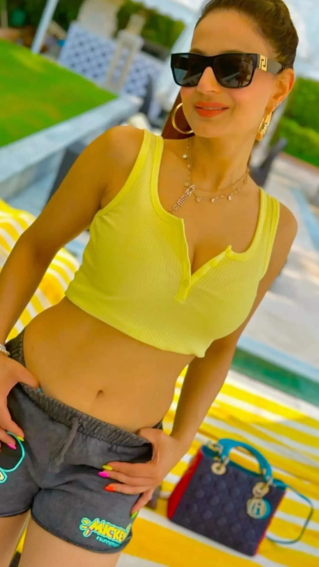 Gadar 2 Ameesha Patel Bold Photos