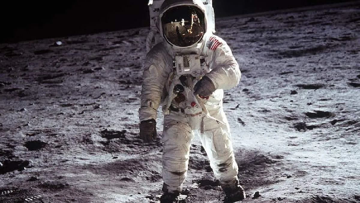India chandrayaan 3 moon mission do you know who sells the land of lunar who is the owner and where is its registry
