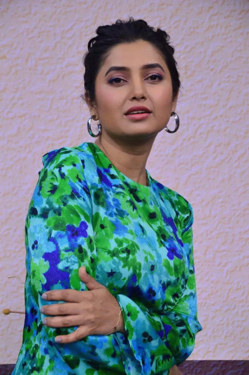 prajakta mali 11