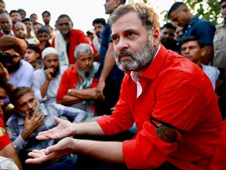 Rahul Gandhi in Coolie dress