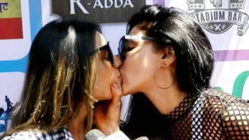 Nia Sharma lip kiss
