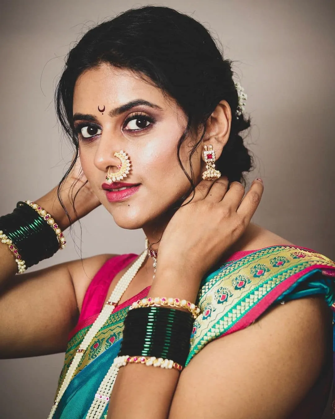 Madhura Deshpande Nauvari Saree Video