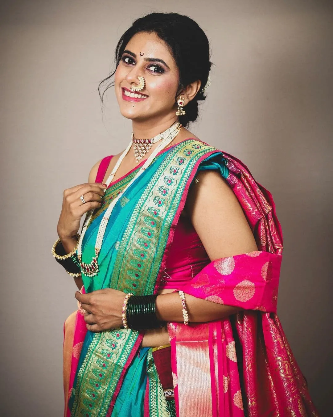 Madhura Deshpande Nauvari Saree Video