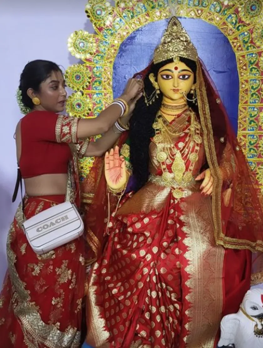 Devlina Kumar gaurab Chatterjee Lakshmi Puja in mahanayak uttam Kumar house<br />
