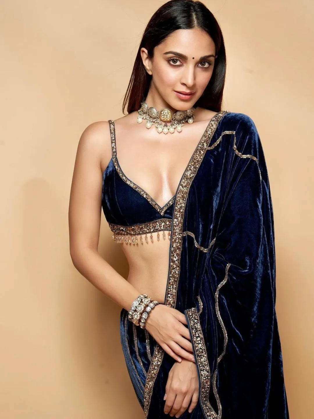 দিওয়ালি উৎসবের জন্য কিয়ারা আডবানির হট লুক ভাইরাল
