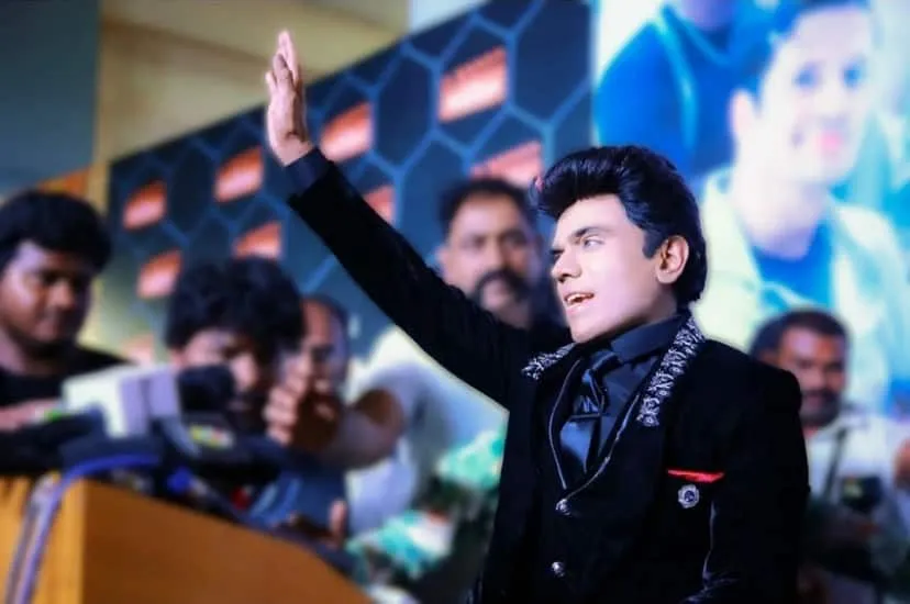 The Legend Saravanan Actor