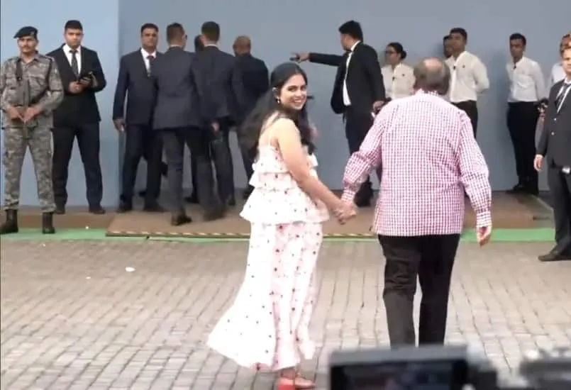 Isha Ambani Look