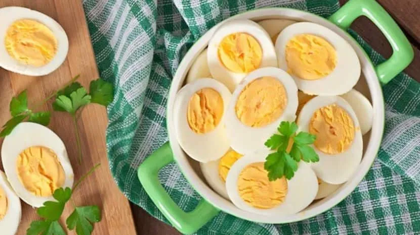 how many eggs should we eat in a week