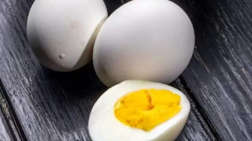how many eggs should we eat in a week