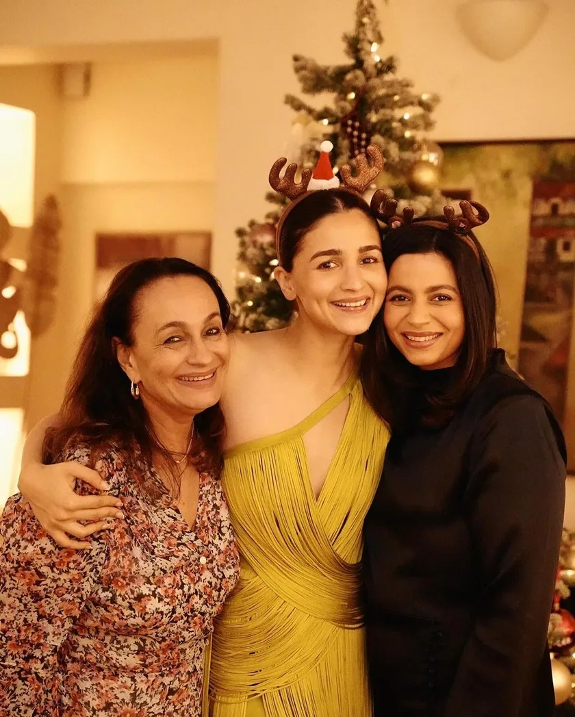 Bollywood Christmas: celebs Christmas celebration alia bhatt, Ranbir Kapoor, Siddharth Kiara
