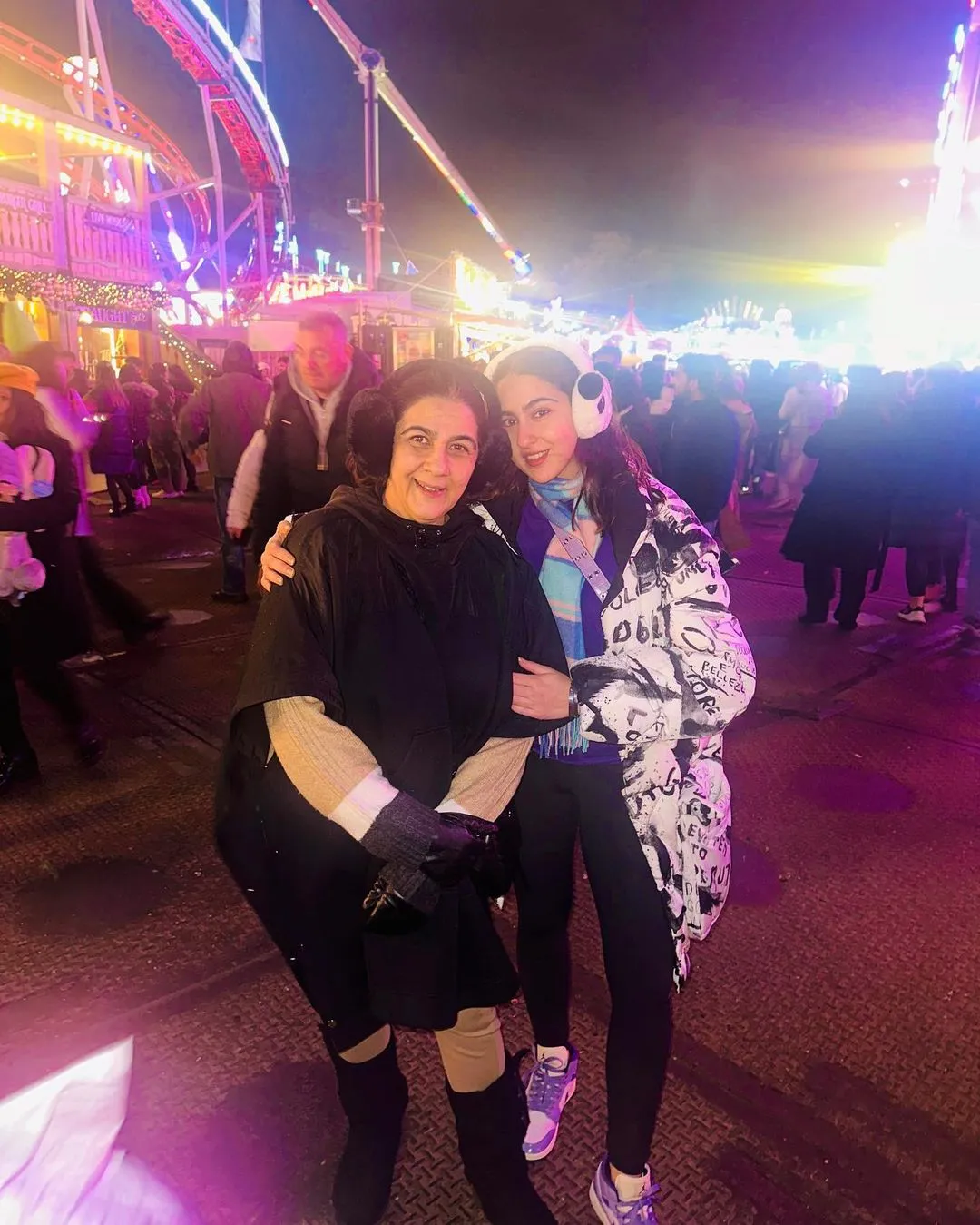 Bollywood Christmas: celebs Christmas celebration alia bhatt, Ranbir Kapoor, Siddharth Kiara
