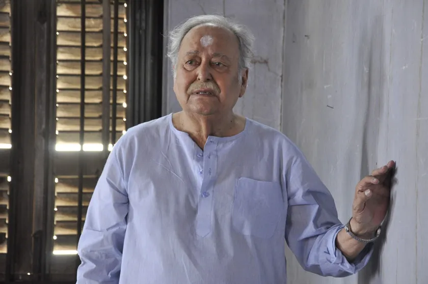  soumitra chatterjee manu mukherjee starrer last movie will release soon<br />
