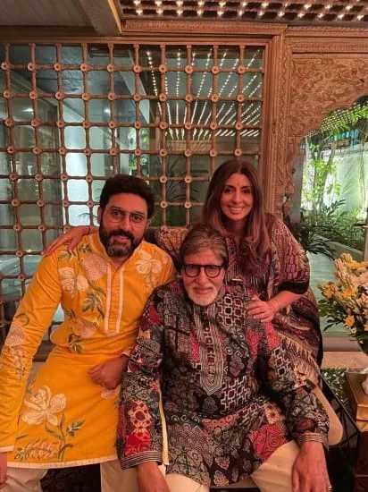 amitabh bachchan family whatsapp group