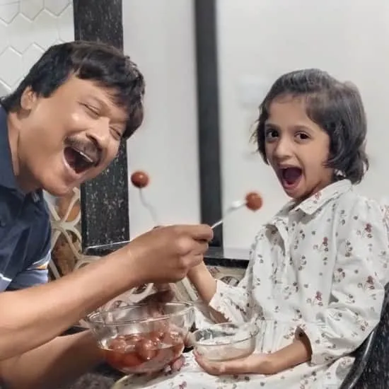 Dinesh Fadnis family