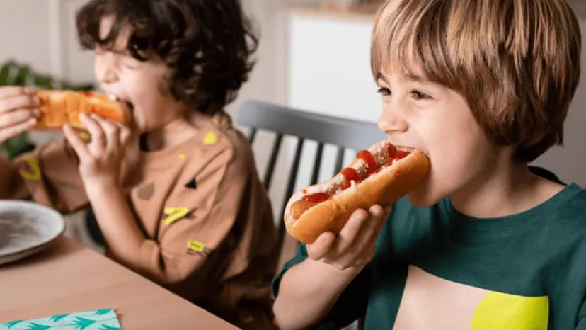 kids eating fast food