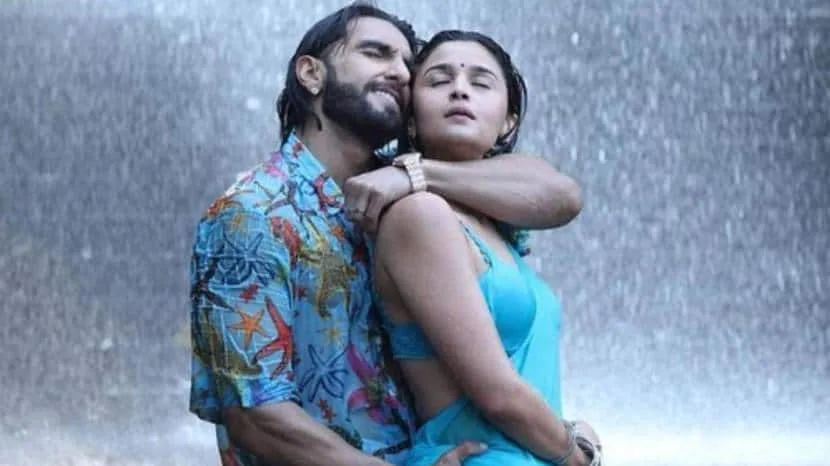 Deepika Padukone Hritik Fighter Bold Scene In Trend From Ranbir Kapoor Alia To Aishwarya Rai Actors Who Did Intimate Scene