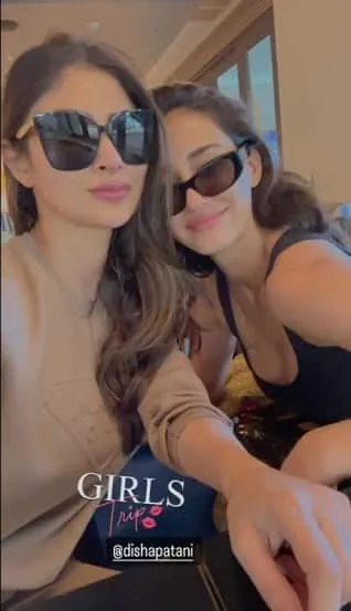 mouni-roy-disha-patani-thailand-tour-vacation
