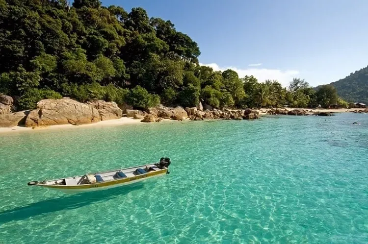 travel budget friendly international beach
