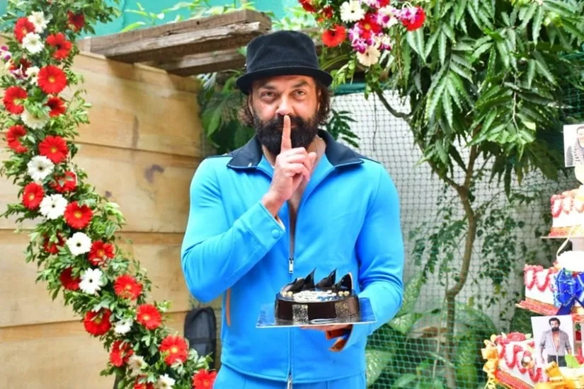 Bobby Deol wife