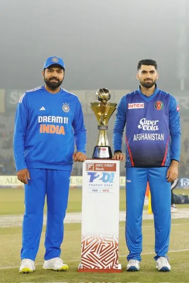 Find out the difference between the salaries of Indian and Afghanistan cricketers