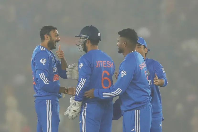 Find out the difference between the salaries of Indian and Afghanistan cricketers