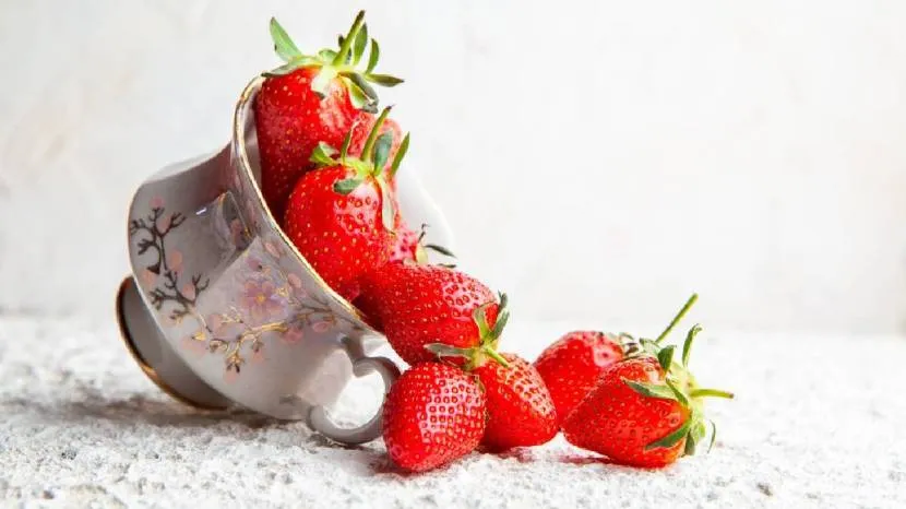 To Get Shiny Bright White Teeth At Home Must Try To These Six Home Remedies