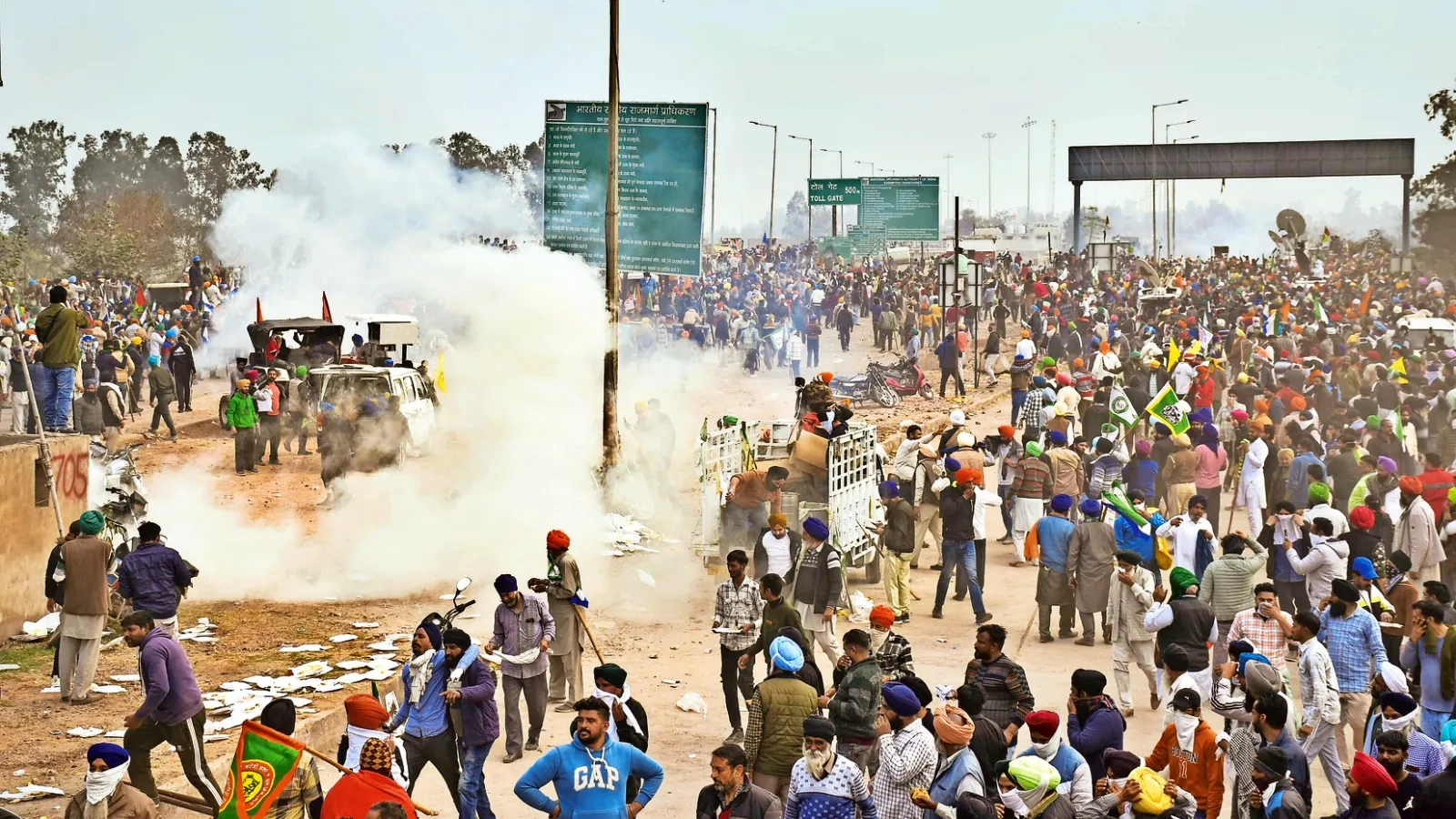 Punjab farmers, Punjab farmers strike, Punjab farmers protest, Punjab farmers barricades, Punjab farmers delhi protest, farmers agitation, farmers crisis, Indian express news, current affairs