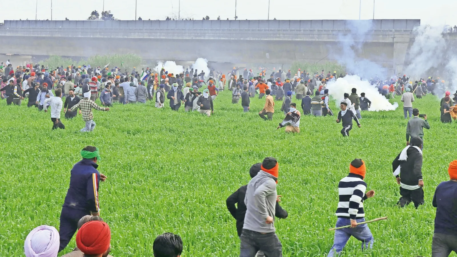 Punjab farmers, Punjab farmers strike, Punjab farmers protest, Punjab farmers barricades, Punjab farmers delhi protest, farmers agitation, farmers crisis, Indian express news, current affairs