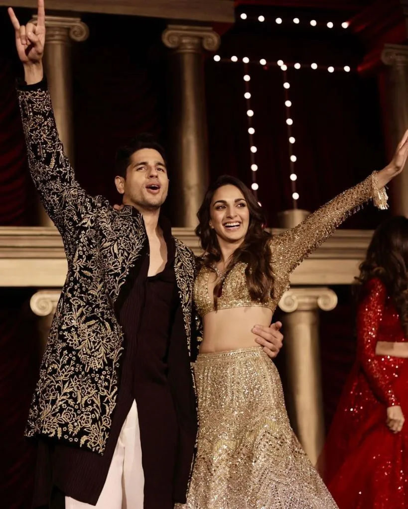 Kiara Advani Sidharth Malhotra photos marriage anniversary gujarati news