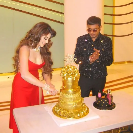 Urvashi-Rautela-birthday-photo