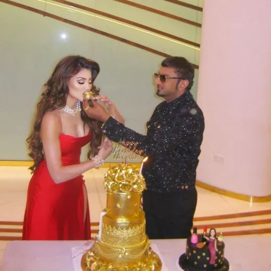 Urvashi-Rautela-birthday-photo