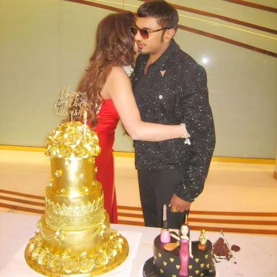 Urvashi-Rautela-birthday-photo