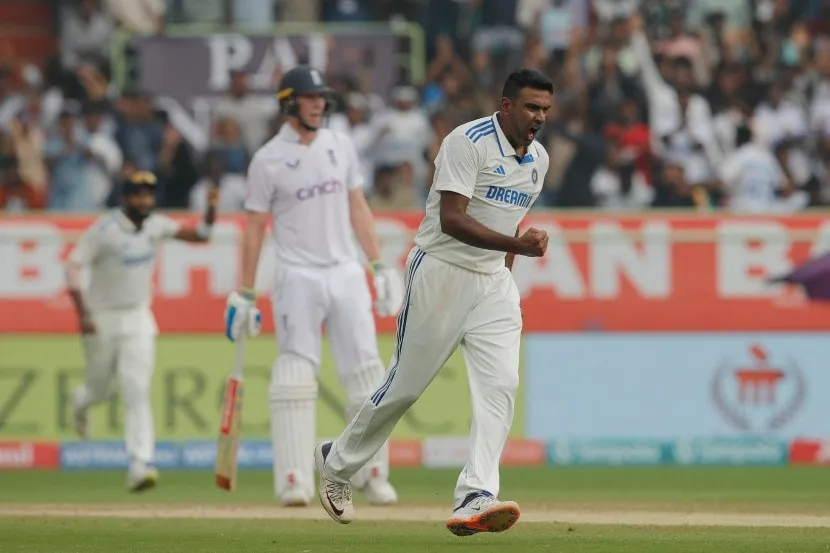 The Indian bowlers wrapped up the innings of the English team on the fourth day itself
